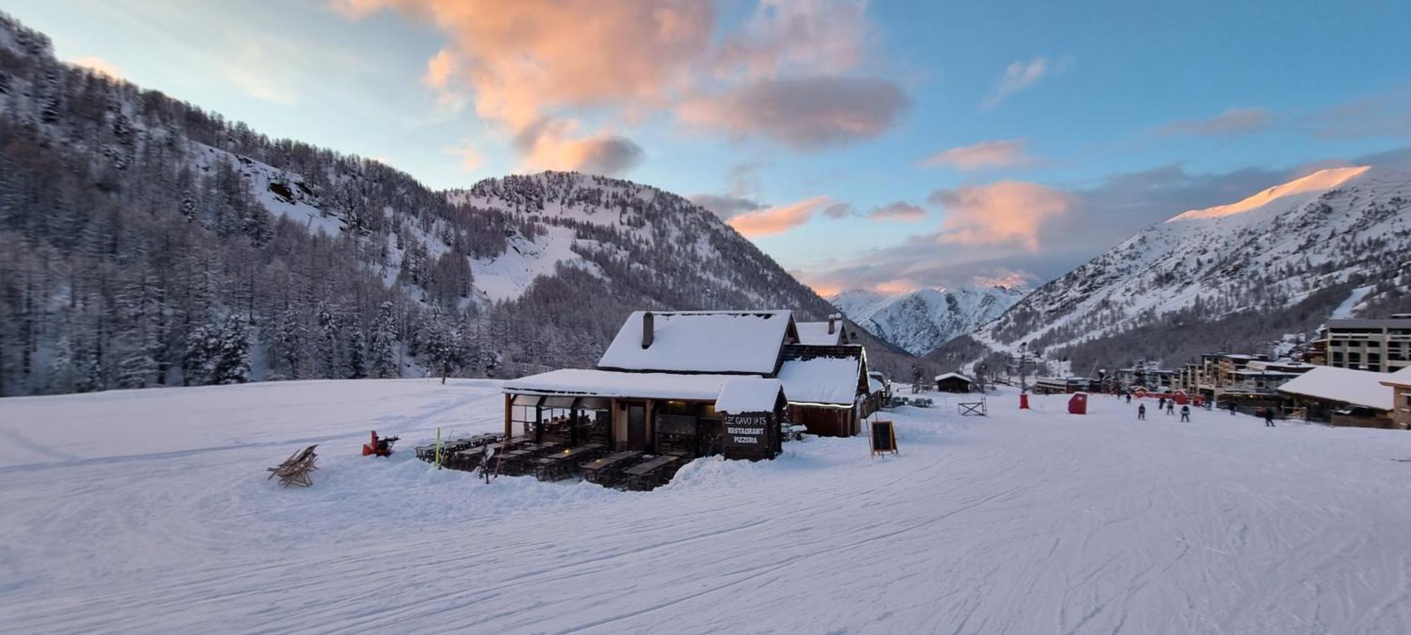 Апартаменты Refuge Des Vues Alpines Изола Экстерьер фото